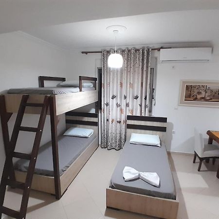 Guest House Taverna Laberia 3 Гірокастра Екстер'єр фото