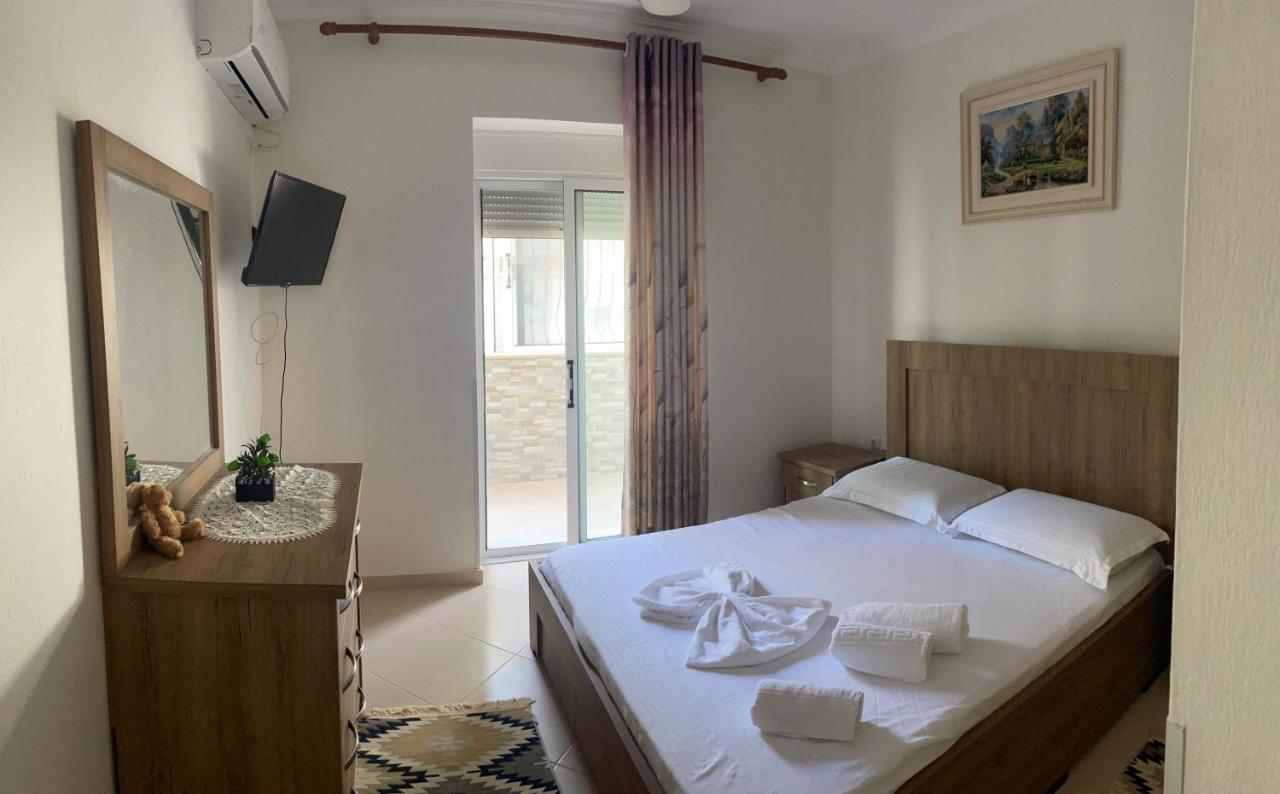 Guest House Taverna Laberia 3 Гірокастра Екстер'єр фото